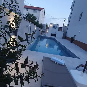  Apartment Rina- Heated Salt Water Pool