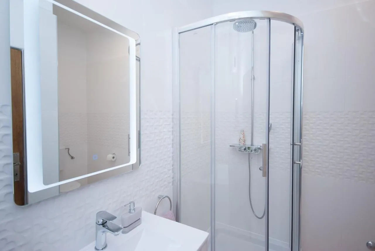 Colorful Two-Bedroom Apartment Kastela