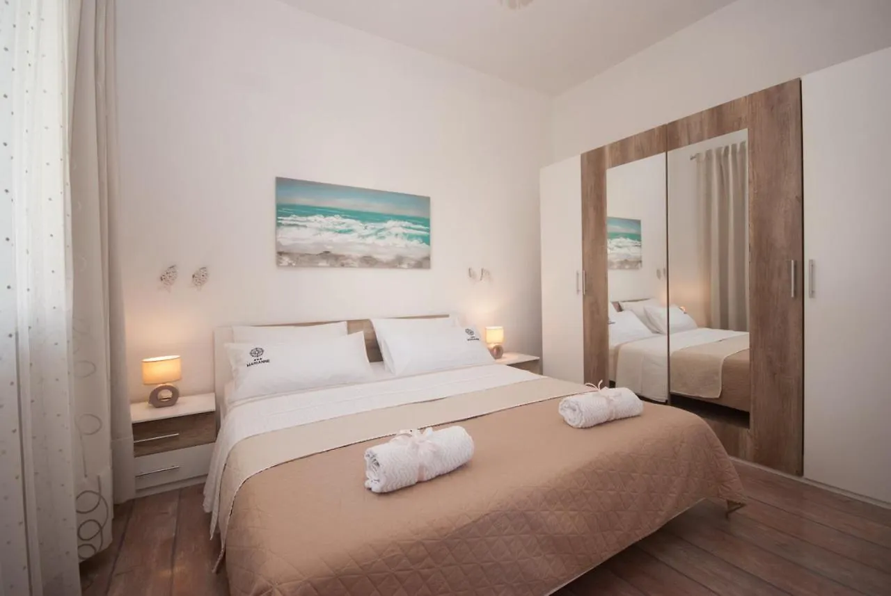 Colorful Two-Bedroom Apartment Kastela Croatia