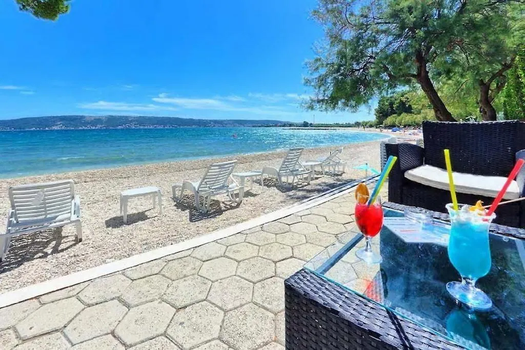 Colorful Two-Bedroom Apartment Kastela
