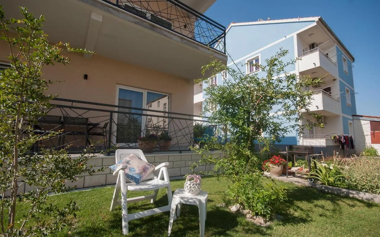 Colorful Two-Bedroom Apartment Kastela