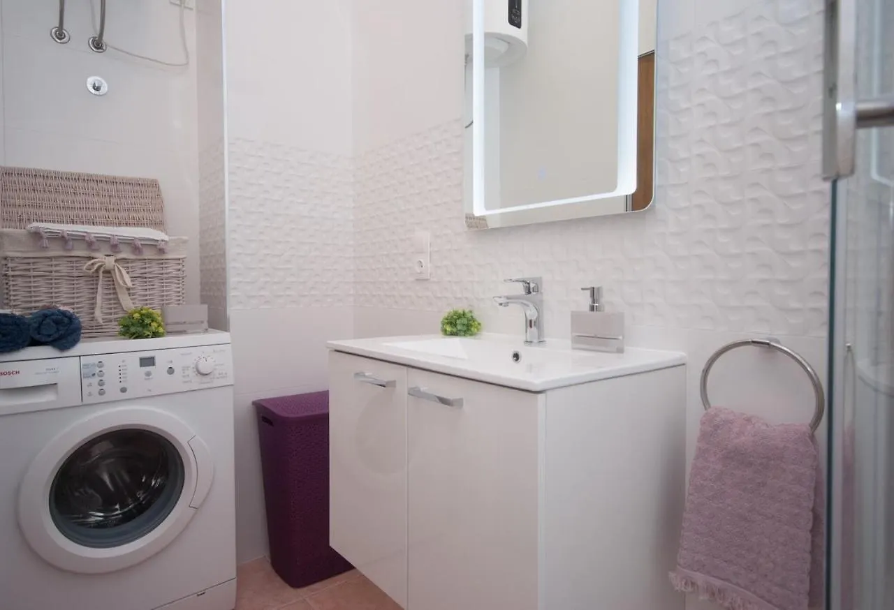 Colorful Two-Bedroom Apartment Kastela Croatia