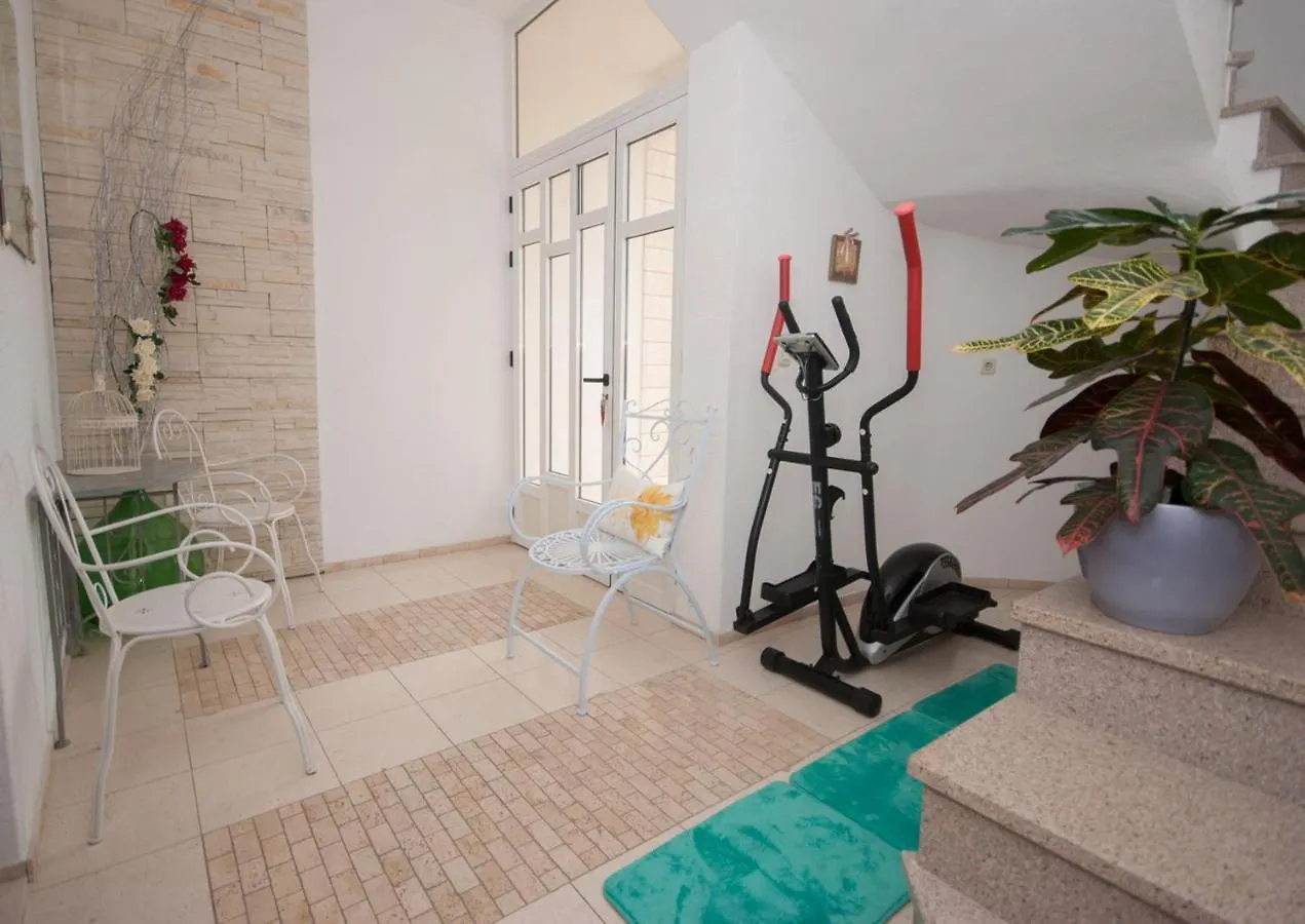 Colorful Two-Bedroom Apartment Kastela