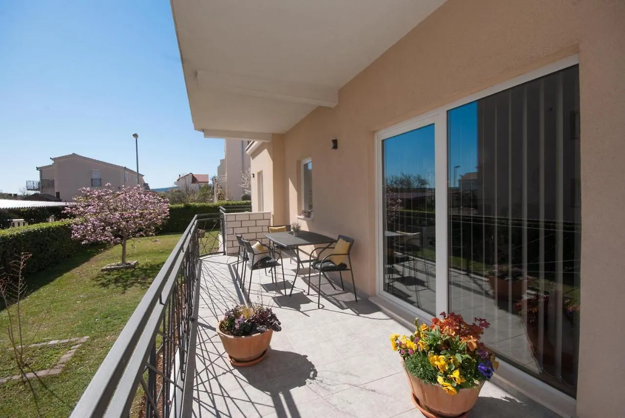 Colorful Two-Bedroom Apartment Kastela
